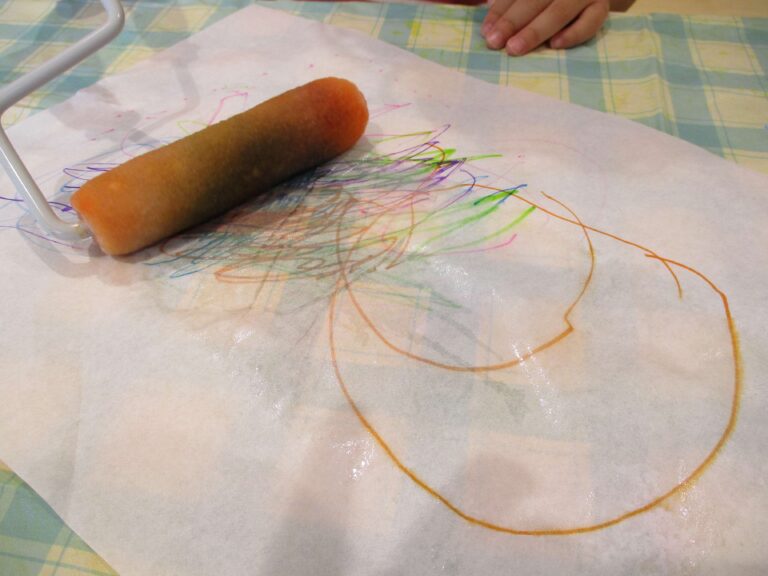 どんな色が好き❓（2歳児　あめ組）