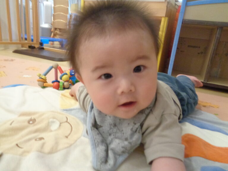 はじめての…🌈(0歳児 うみぐみ)