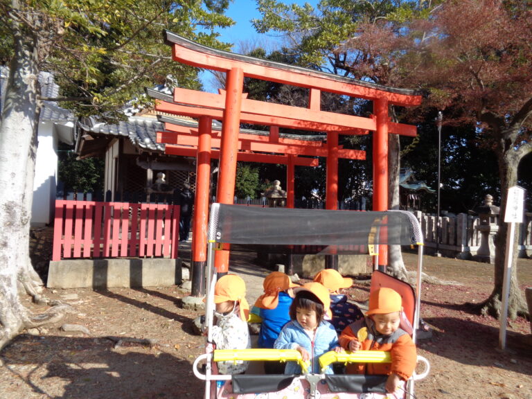 猪名野神社へ初詣🐍(1歳児 だいち組)