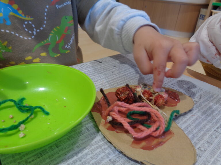 心を込めて🍫(1歳児 だいち組)