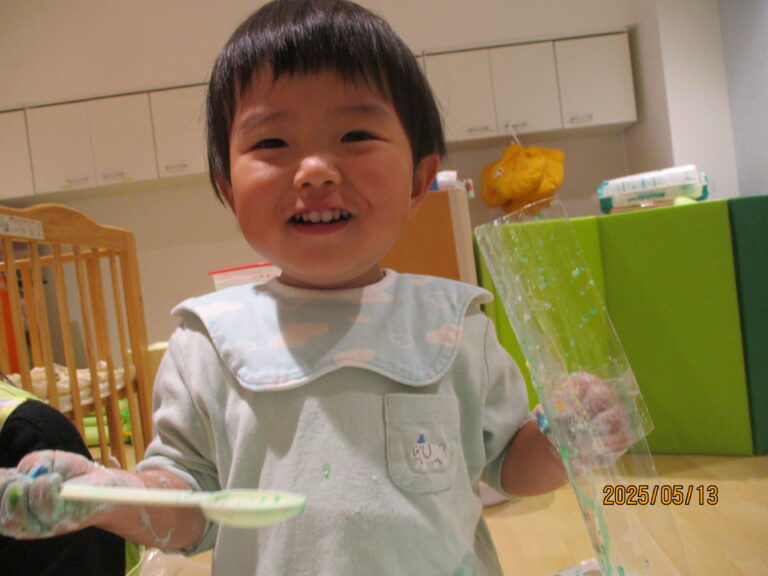 とろ～り気持ちいい片栗粉（1歳児　だいちぐみ．０歳児　うみぐみ）