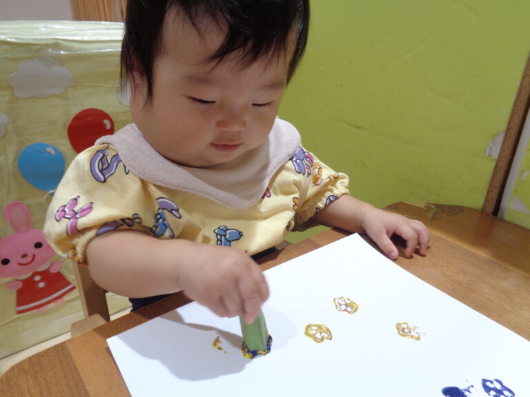 無事育ったオクラで、、、？（０歳児　うみ組）