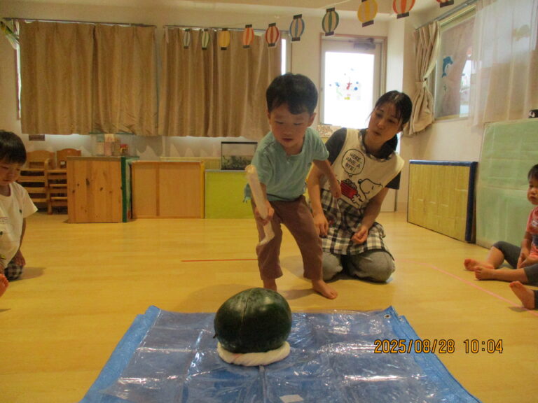 汁まであまーいすいか割り（全園児）　