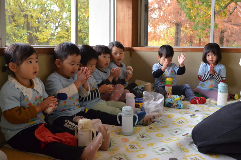 大冒険のあとはお楽しみの、、、🍙😋③（２歳児　あめぐみ）