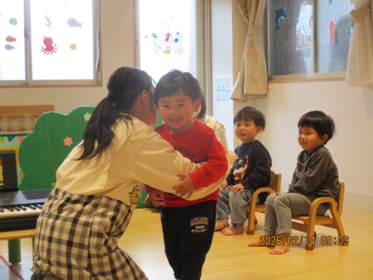 よーいしょよいしょ！参観日（1歳児　だいちぐみ）