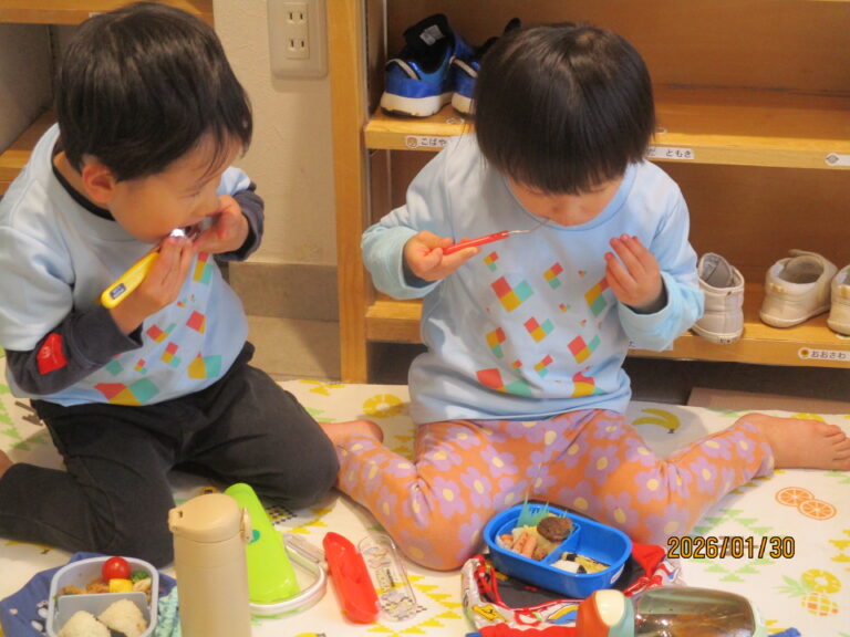 昆虫マスターになったあとは、、、？😋②（２歳児　あめぐみ）