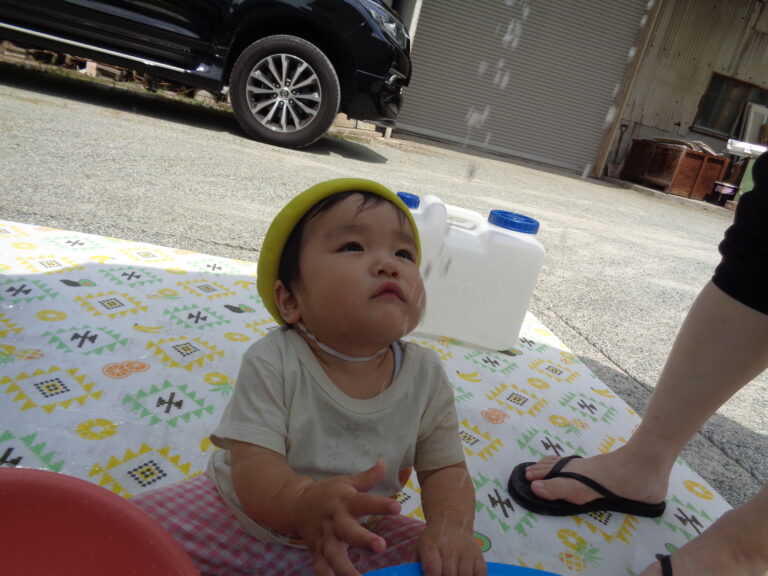 つめたい！きもちいい✨（０歳児　うみぐみ）