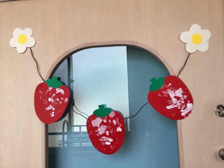 いちご製作🍓