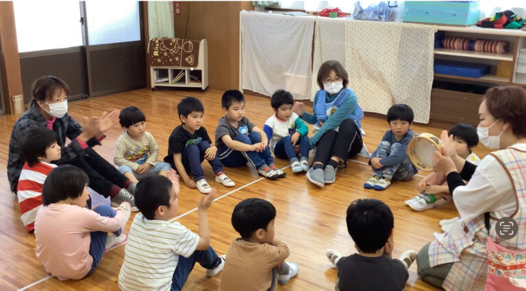 音楽に合わせて♪（あおくじらチーム）