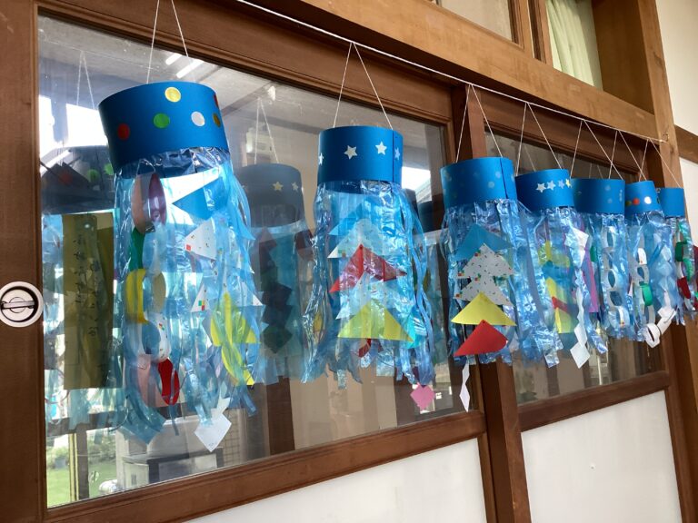 できるかな？たなばた飾り②（あおくじらチーム）