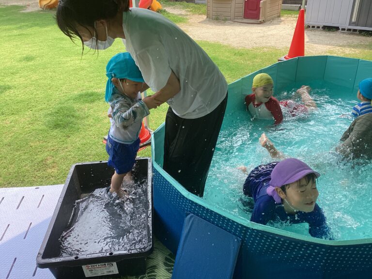 水遊びスタート！！（しろくじらチーム）