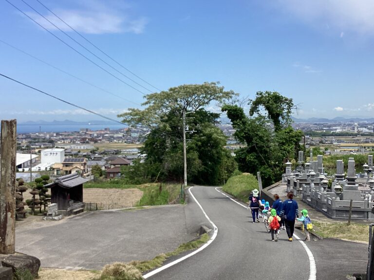 お寺まで散歩頑張ったよ😊（そらチーム）