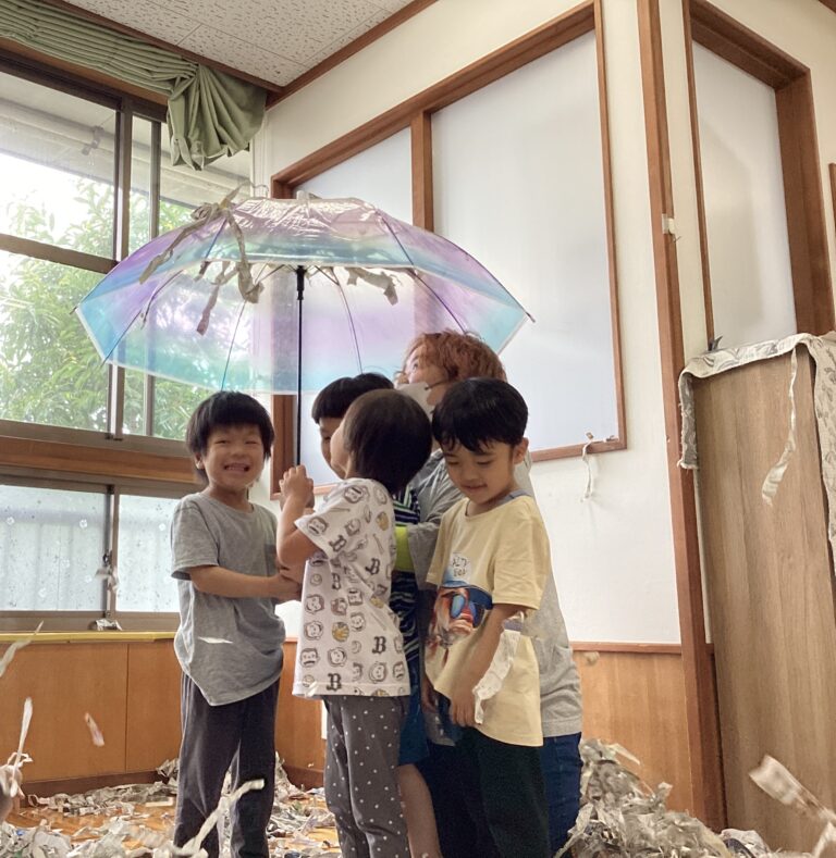 あめあめふれふれ〜☔️（くじらチーム）