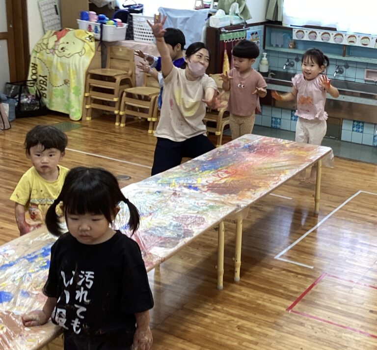 お手てペタペタ、やさいペタペタ（にじチーム）