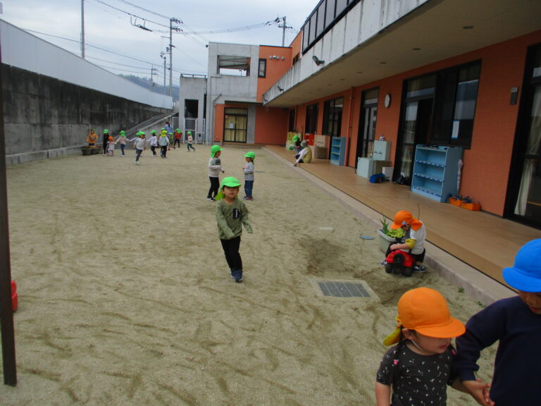 にぎやかな園庭です♪