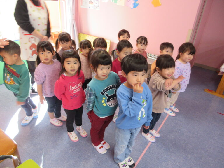 がんばっています✨(２歳児)