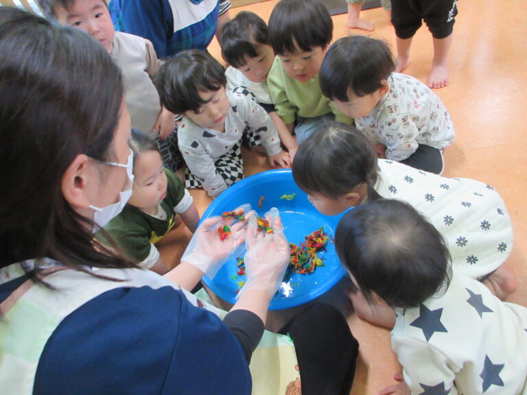 パルプ粘土🌟(１歳児)