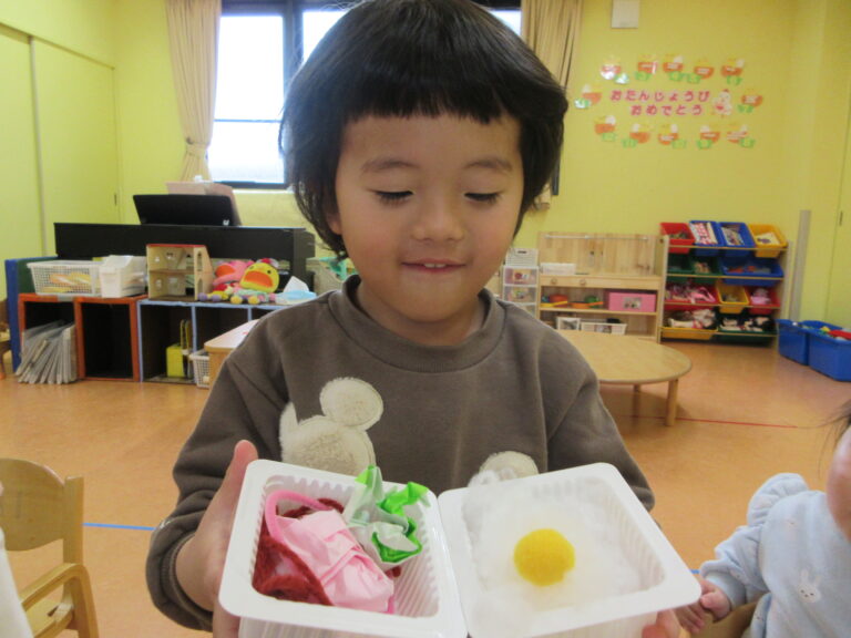 なに入れようかな～？🍱(２歳児)