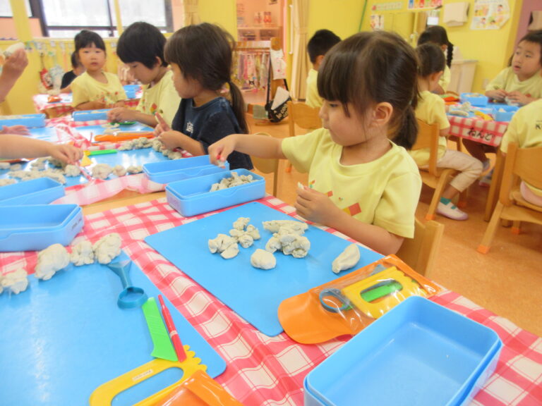 お道具箱デビュー✨大好きな粘土遊び🎵(３歳児)