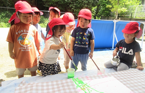 色水絵具でぴゅっつ!