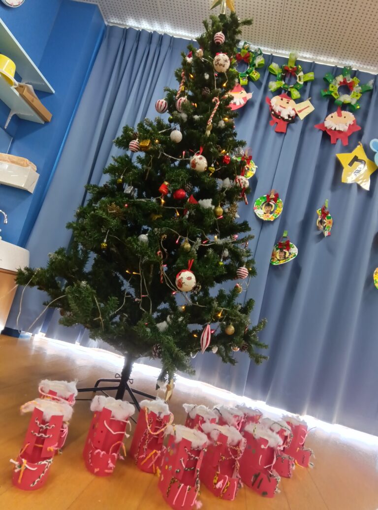 やったー！サンタさんがやってきた！！