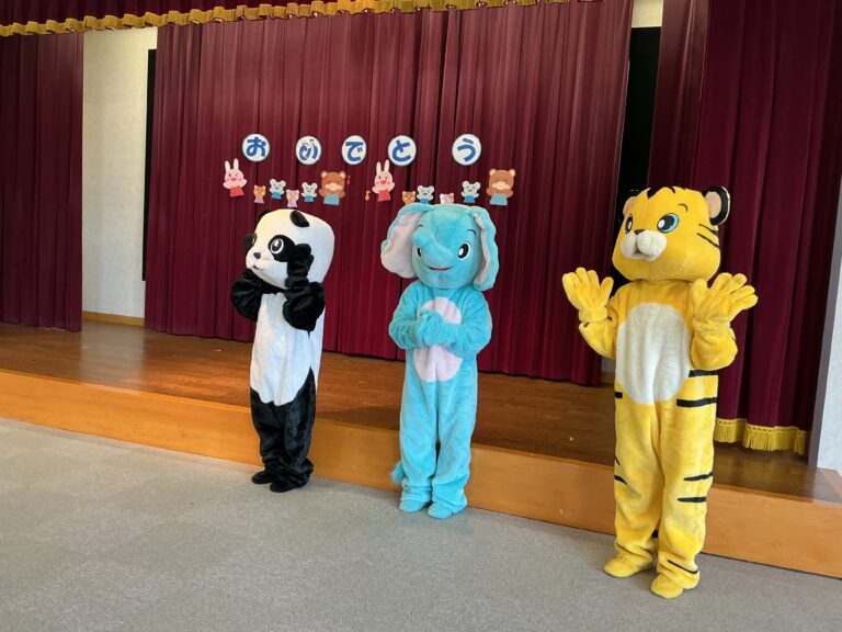 全園児「今日から始まる、わくわく！みんなでセレモニーをしたよ」