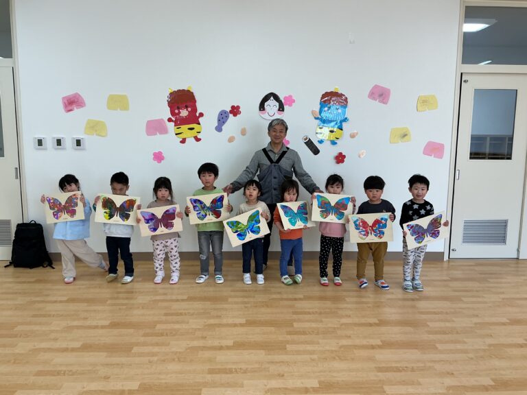 3.4歳児　アート教室「初めての出会い！好きな色で模様を描こう」