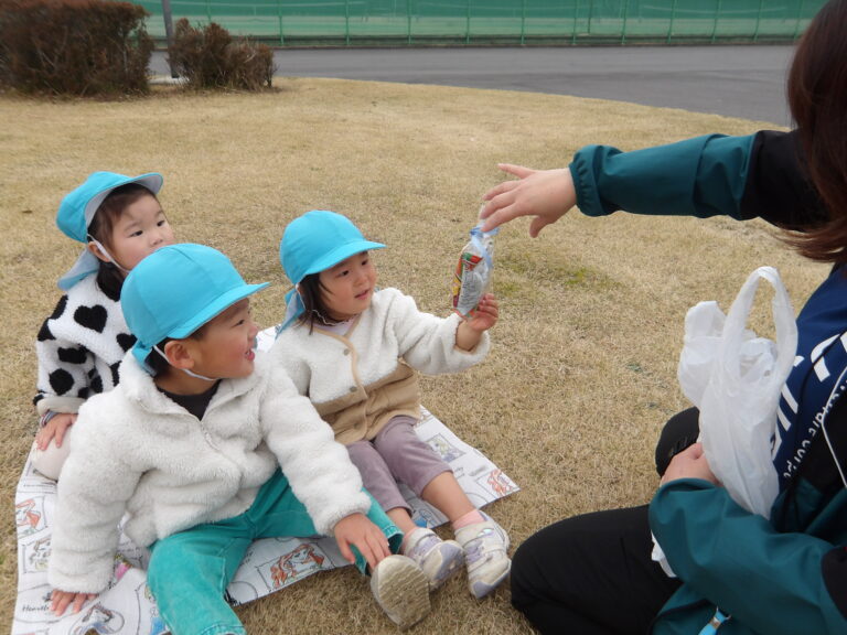 ２・3・４歳児「ピクニックへLet’ｓ　go!」