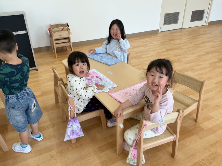 3歳児にじチーム「これなぁに？？」