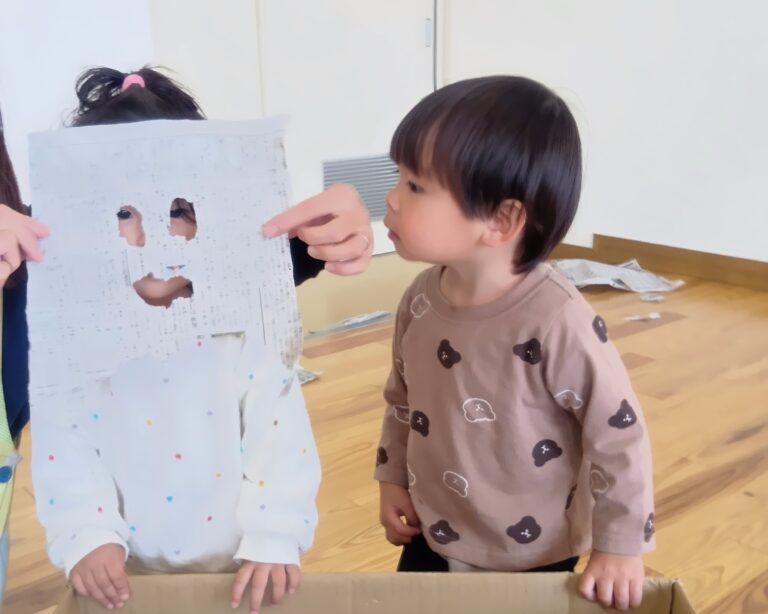 １歳児だいちチーム「なんだこれ・・・？」