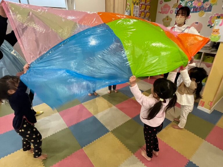保護中: みんなで遊ぶと、もっと楽しいね😆（2歳児🐳）