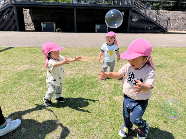 保護中: しゃぼん玉飛んだ🫧♪(1歳児🐬)