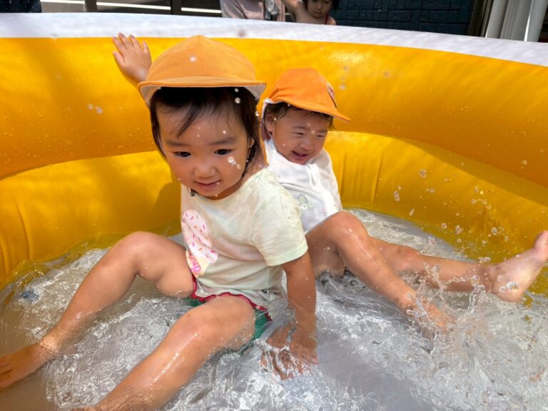 保護中: 夏だ☀️プールだ❗️（1歳児🐬）