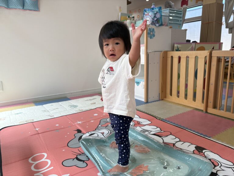 保護中: ひんやり✨気持ちいいね😆(0歳児🦦)