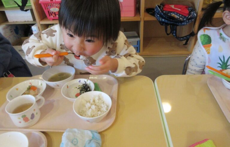 たくさん食べて 大きくなあれ