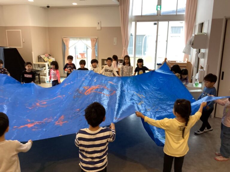 全園児「ぼくらの大きな○○○○○は、2024年も　空を泳ぐよ」