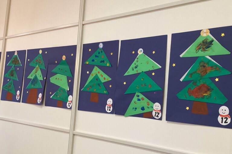 2歳児　あめチーム「クリスマス、たのしみだね！」