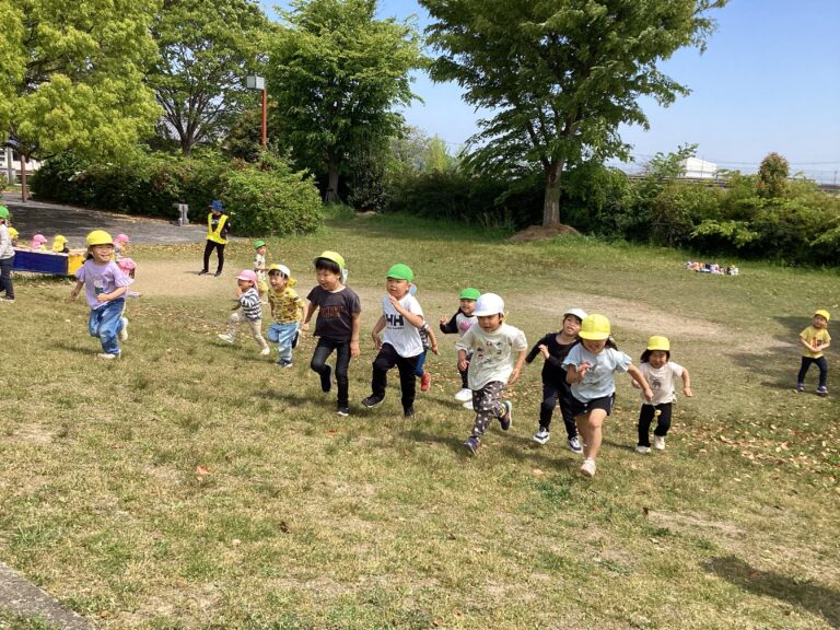 3.4.5歳児 異年齢児交流での新しい発見!