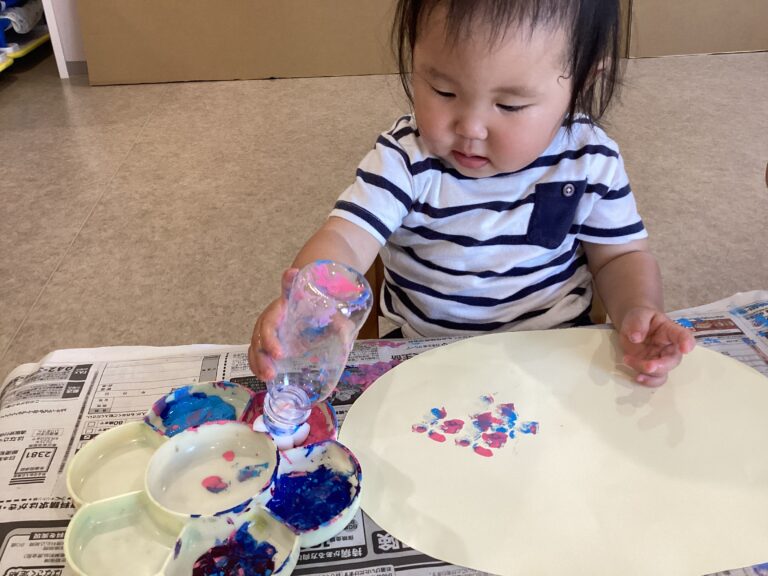 1歳児 だいちチーム「スタンプ遊びをしたよ!」