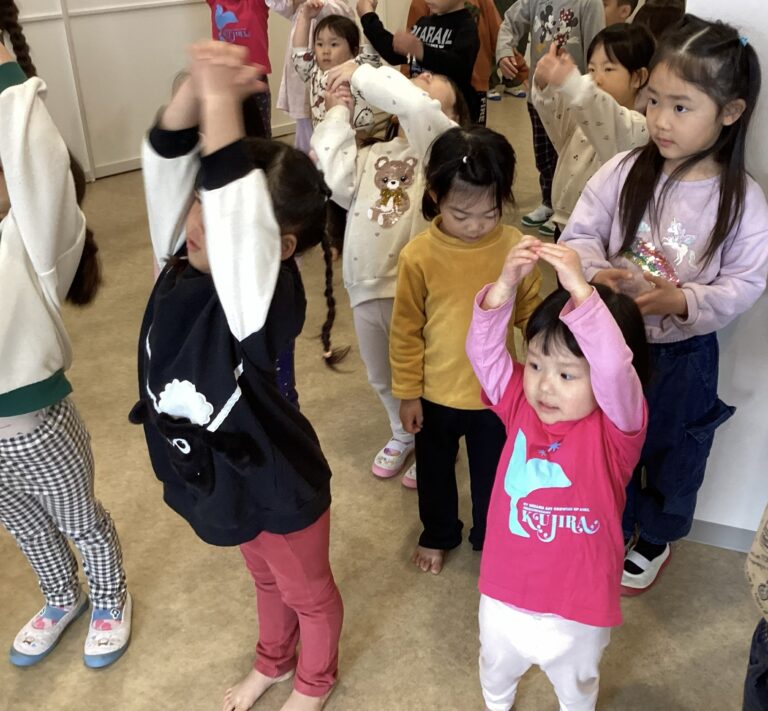 2．４歳児　「一緒に遊んだよ」