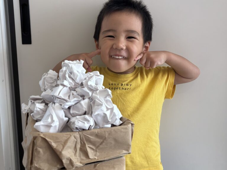 2歳児あめチーム「ころころ丸めて♪お月見団子をつくったよ！」