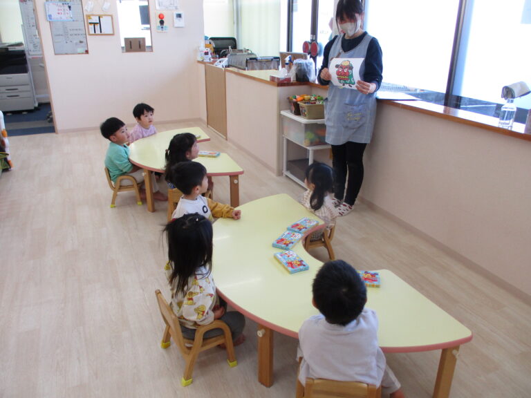 ２歳児制作『獅子舞を作ろう！！』