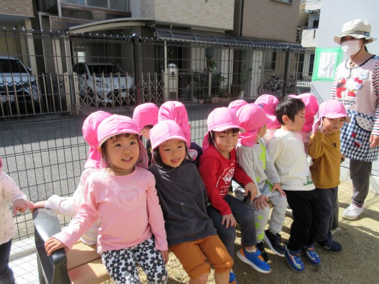 公園で遊ぶ（にじ組）