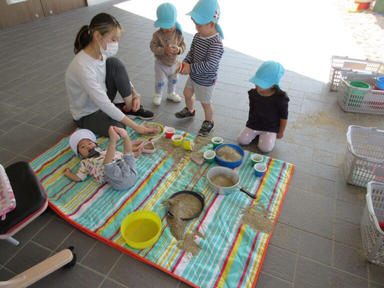砂場で遊びました（だいち組）