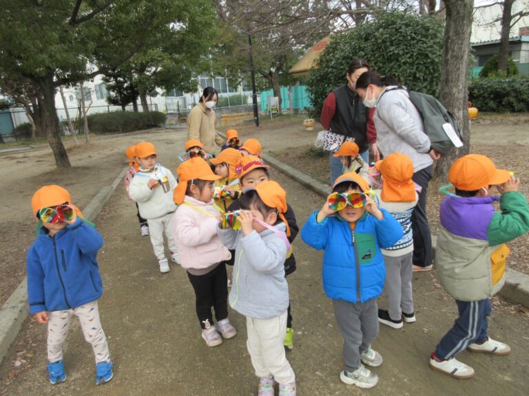 双眼鏡を作って遊んだよ👀✨（にじ組）