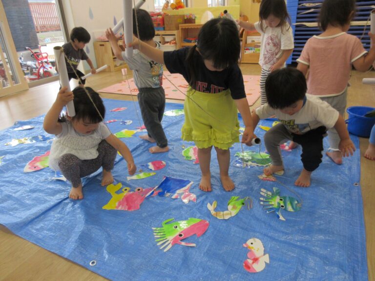 雨の日、室内遊び☔（2歳　あめ組）