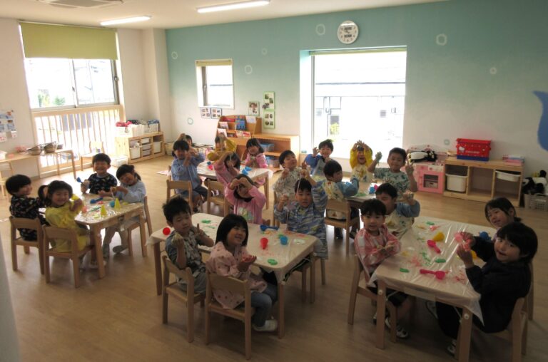 感触遊び☆スライム・泥・寒天☆　(5歳　くじら組)