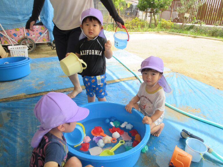 バシャバシャ楽しい水遊び♪（1歳だいちぐみ）