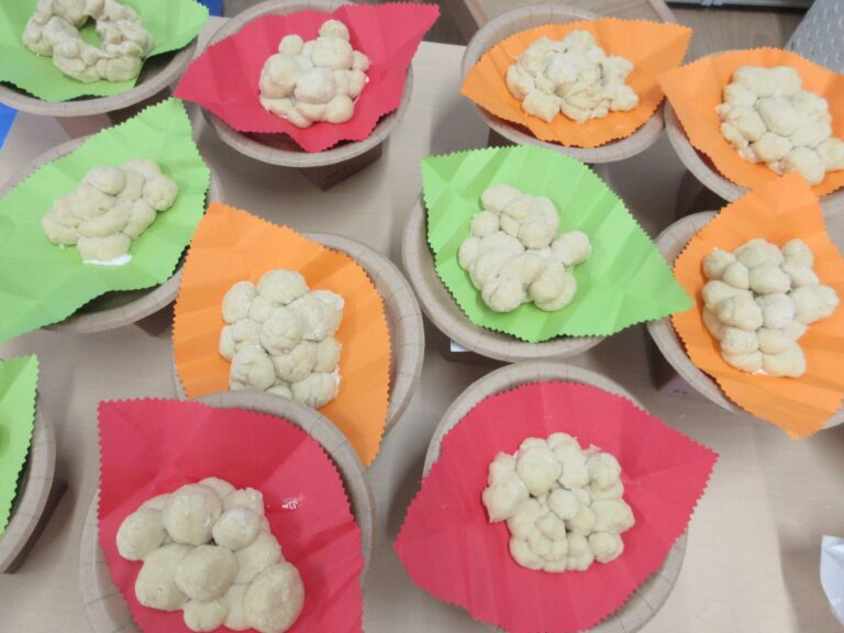 お月見団子製作♪(5歳　くじら組)