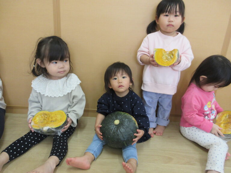 かぼちゃの感触体験🎃　（1歳　だいちぐみ）